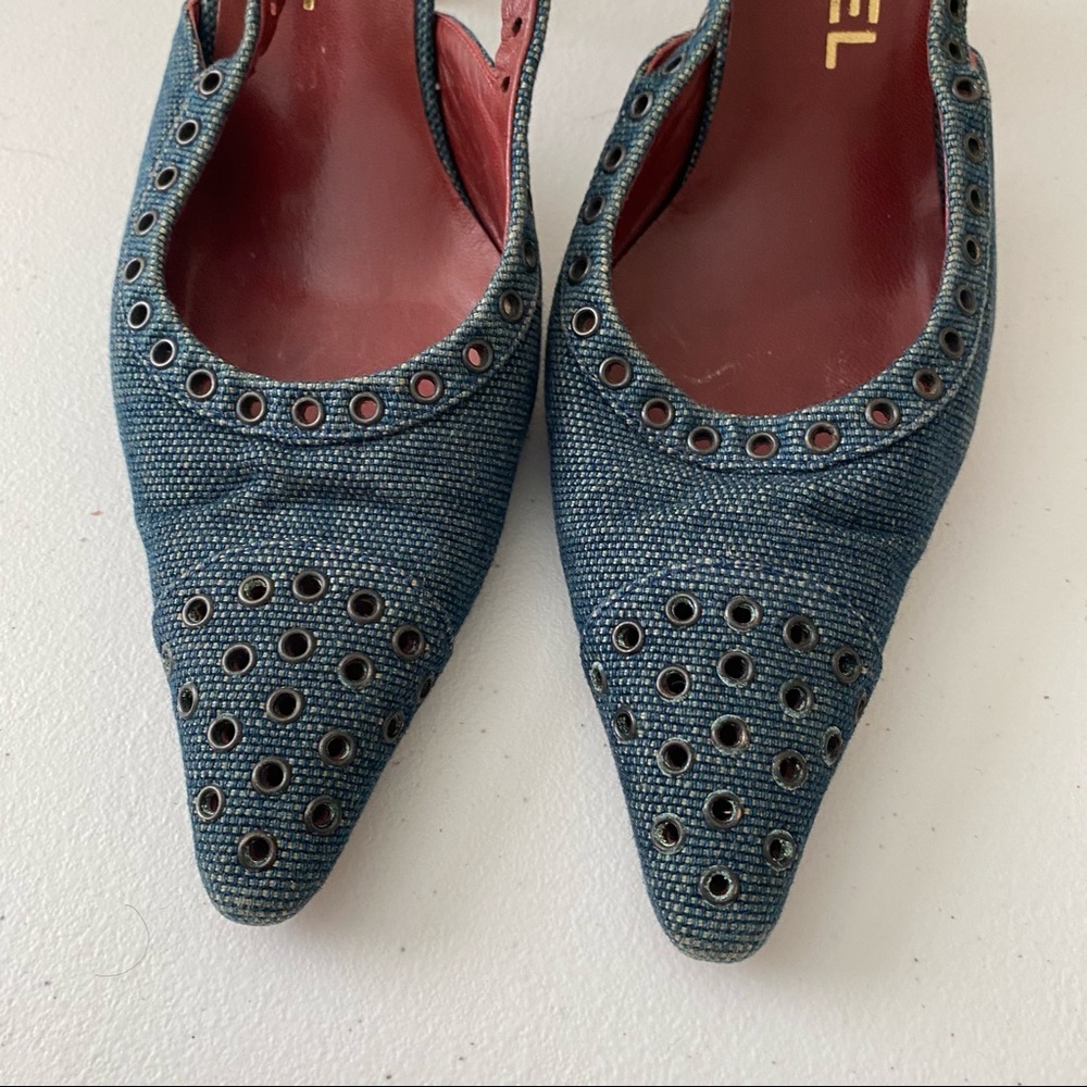 CHANEL Denim Blue Slingback Heels with Red Interior - Picture 3 of 16